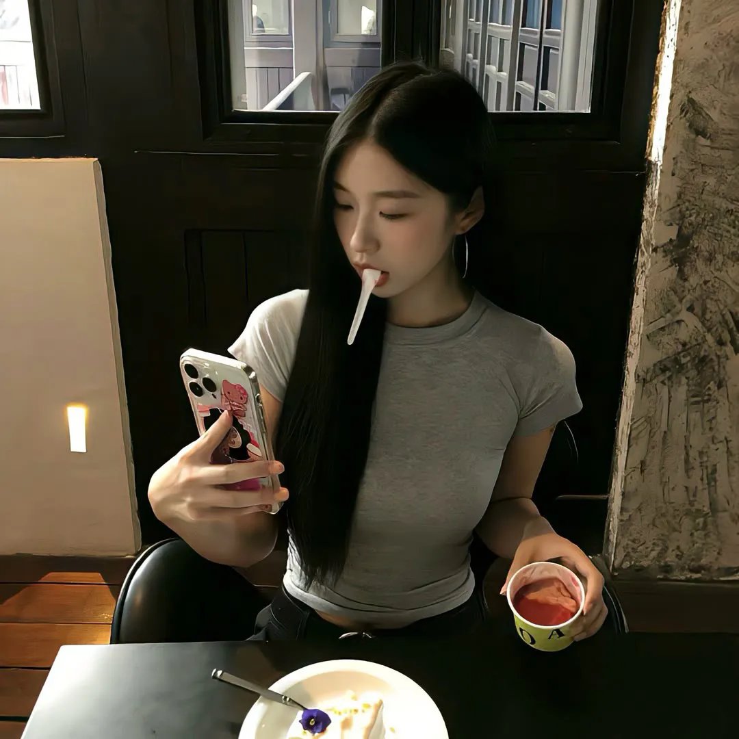 正在缩小的男人